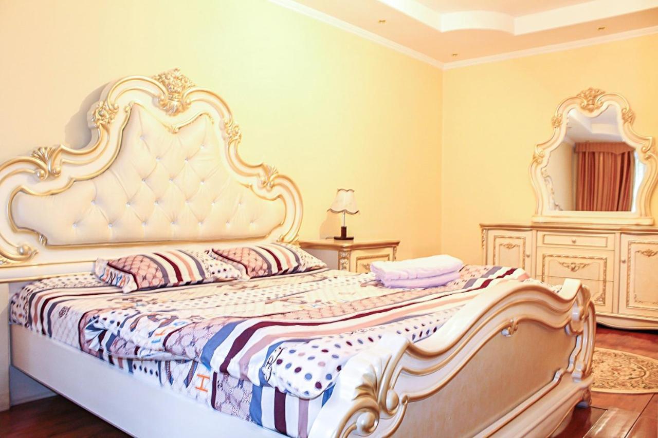 Tolebaeva 65 Apartment Almaty Bagian luar foto