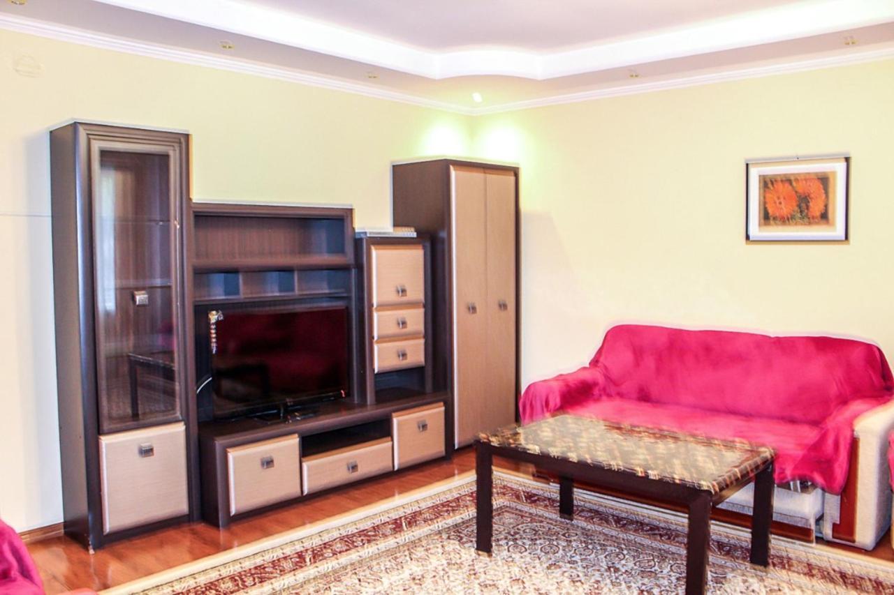 Tolebaeva 65 Apartment Almaty Bagian luar foto