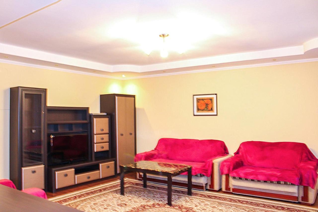 Tolebaeva 65 Apartment Almaty Bagian luar foto
